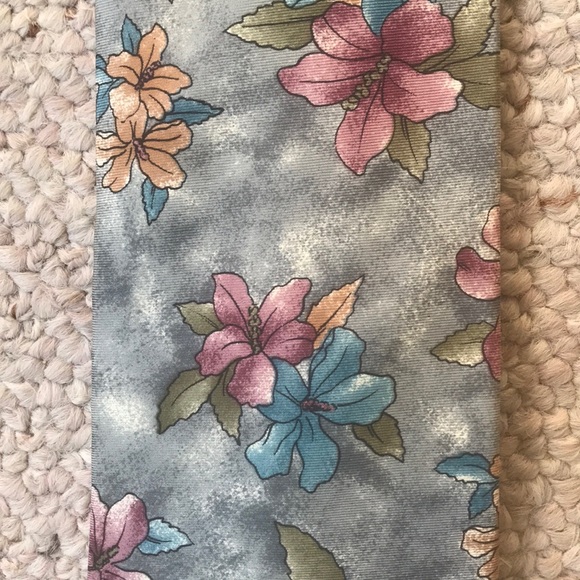 3/$25 💜Christian Dior silk necktie - Picture 2 of 4